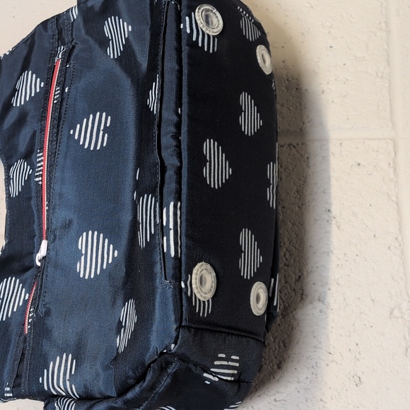 Lug Women's Romper Carry All Shoulder Bag, Brushed Navy Hearts, like new - Picture 7 of 15